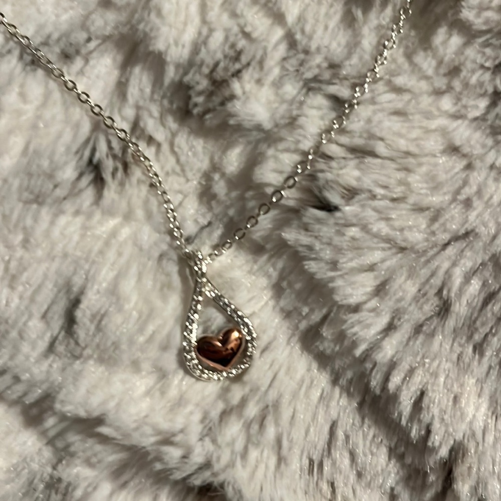 Necklace with heart pendant
